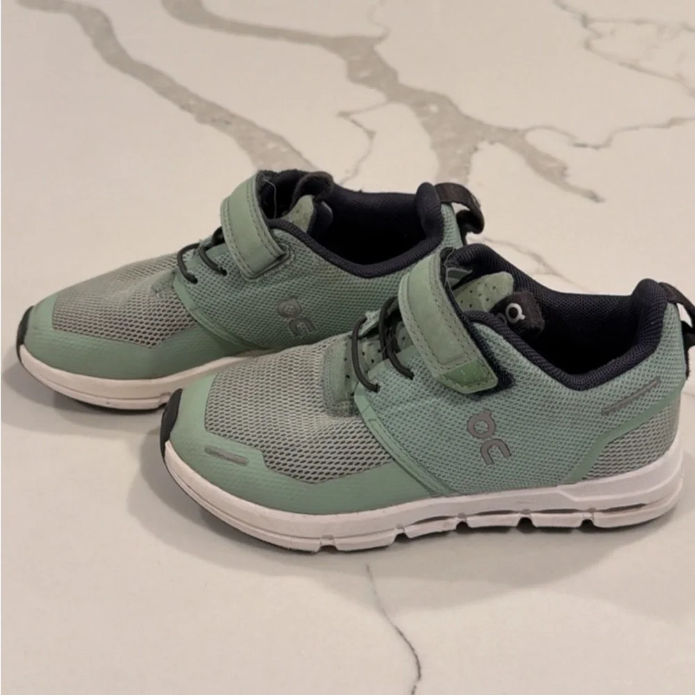 Mint Green Boys On Kids Cloud Shoes - Picture 2 of 5